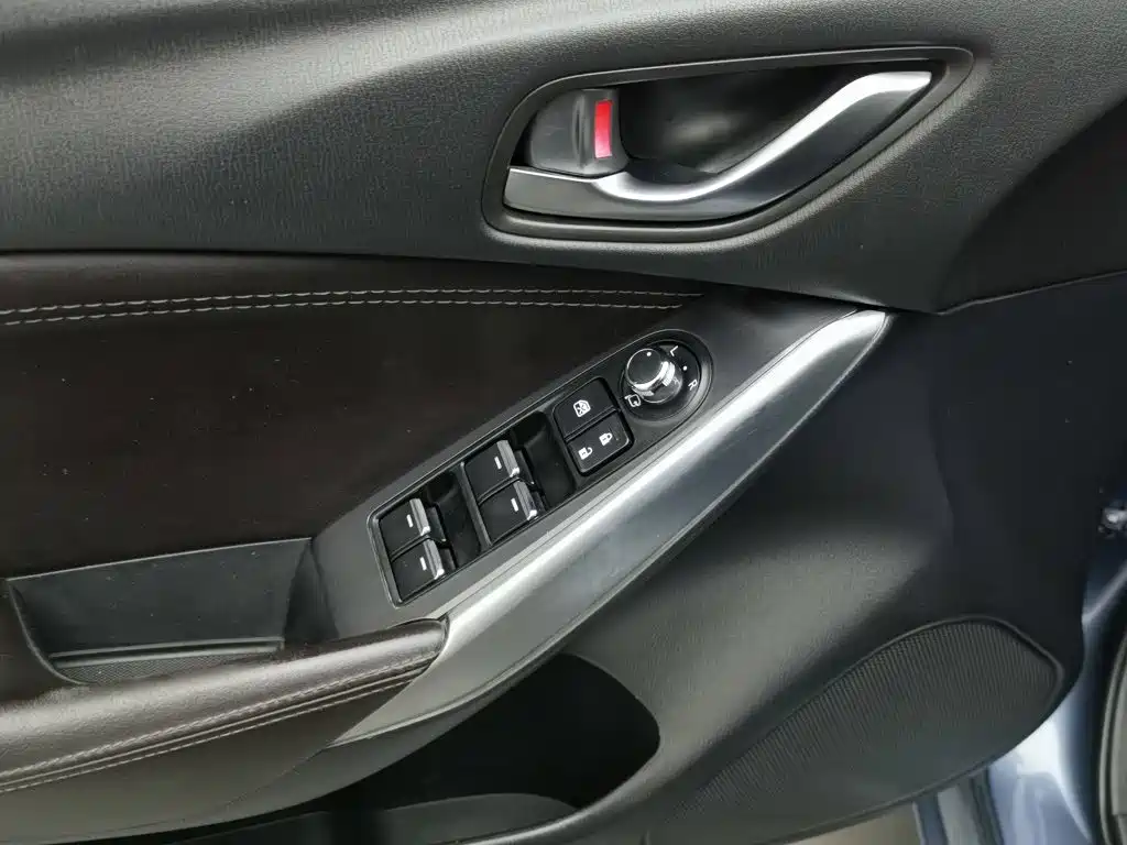 Mazda Atenza — миниатюра 9