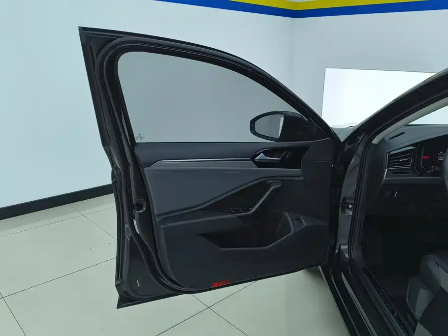 Volkswagen Sagitar — миниатюра 7