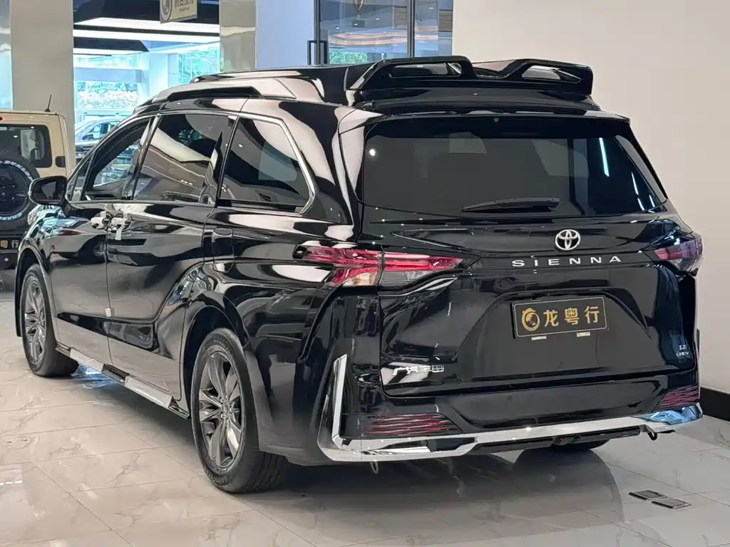 Toyota Sienna — миниатюра 6
