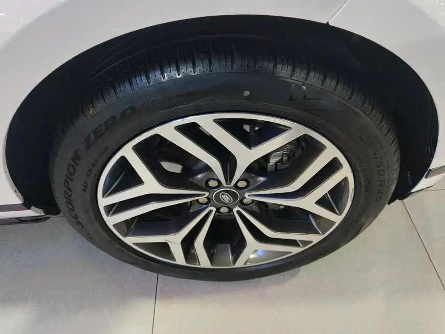 Land Rover Evoque — миниатюра 6