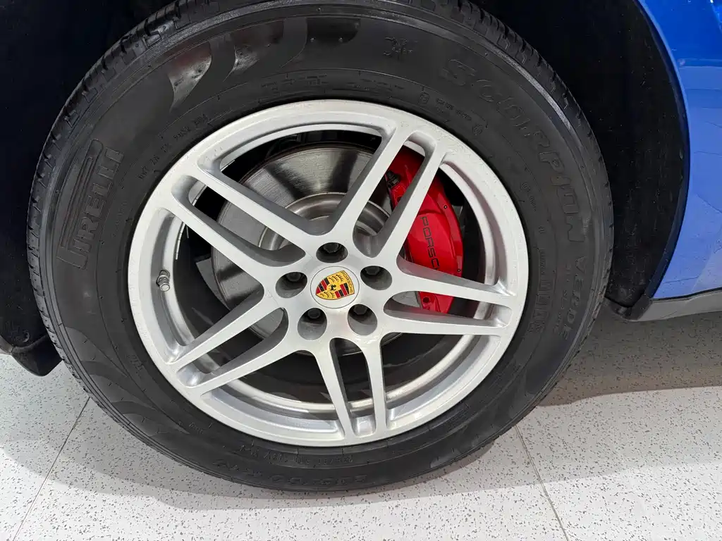 Porsche Macan — миниатюра 14