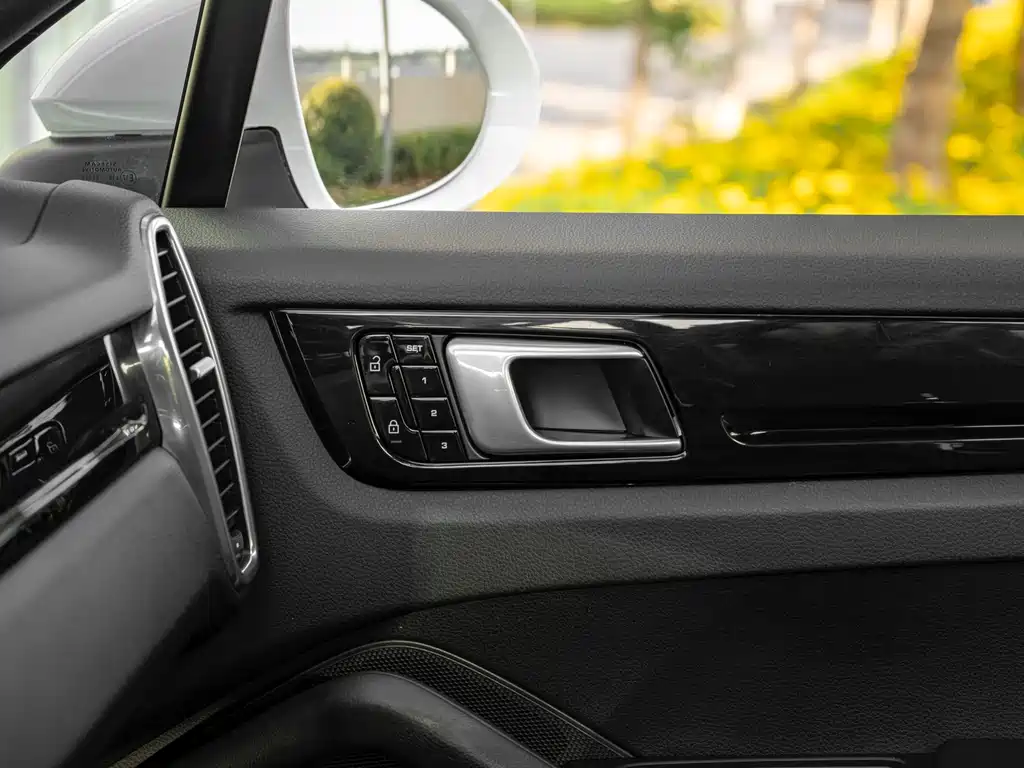 PORSCHE CAYENNE NEW ENERGY