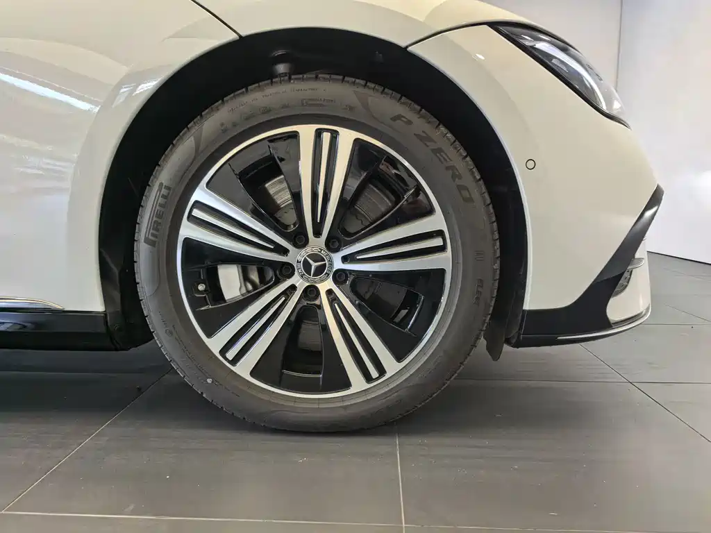 Mercedes-Benz EQE — миниатюра 7