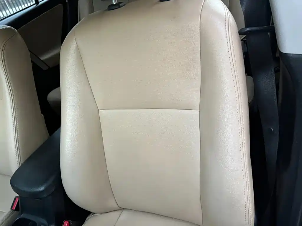 Toyota RAV4 — миниатюра 14