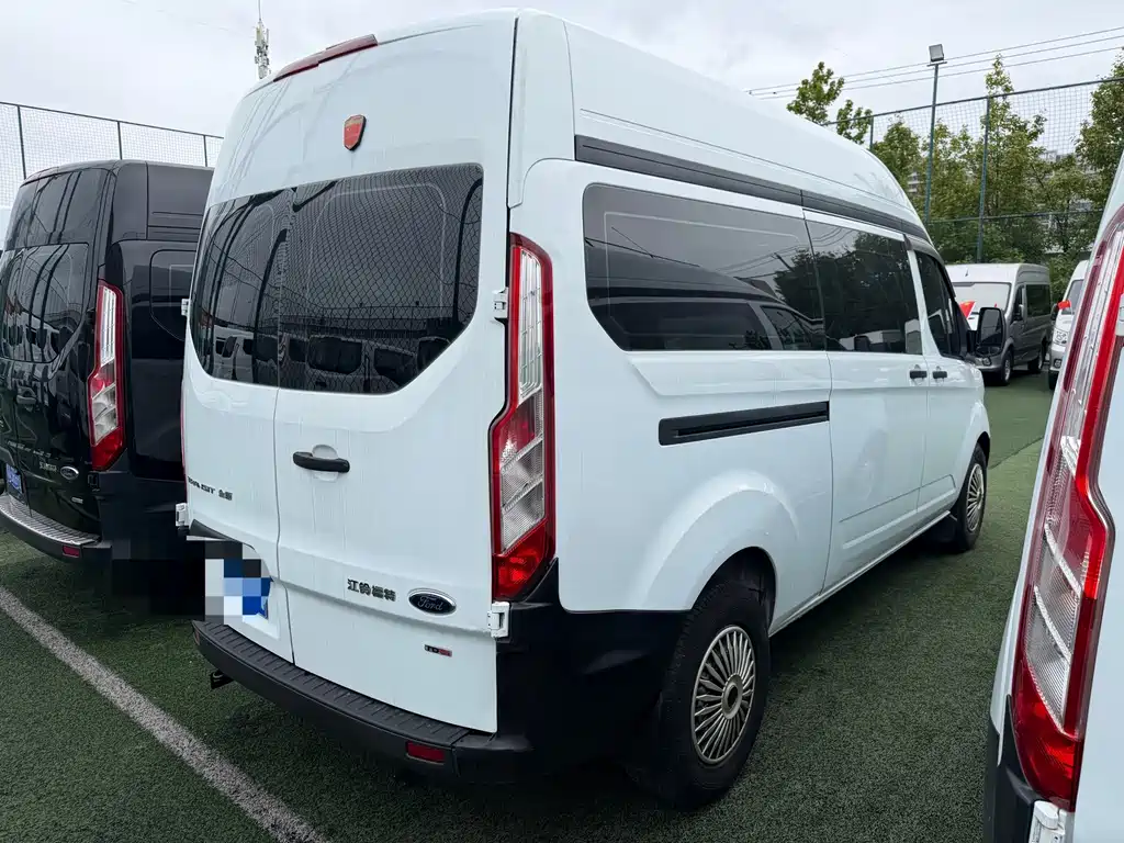 Ford Transit — миниатюра 7