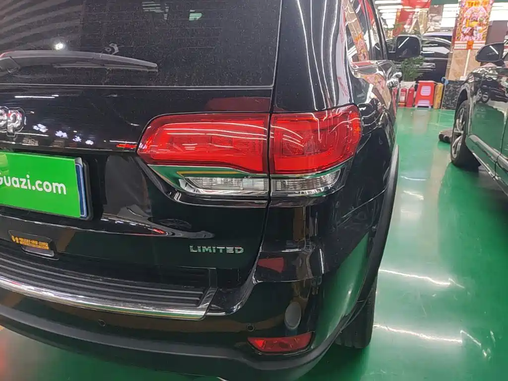 Jeep Grand Cherokee (Import) — миниатюра 8