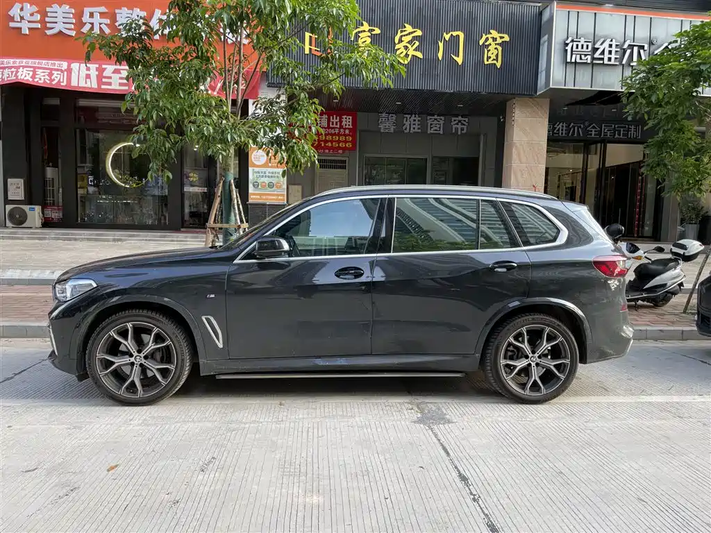 BMW X5 2022 xDrive 40Li M Sport