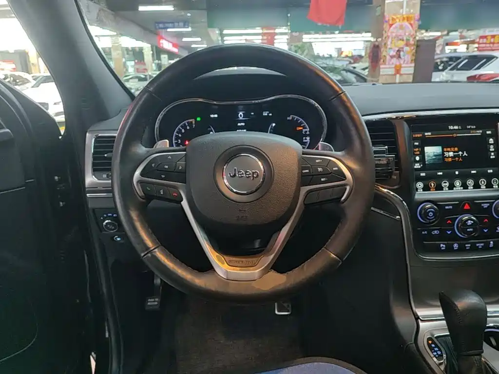 Jeep Grand Cherokee (Import) — миниатюра 11