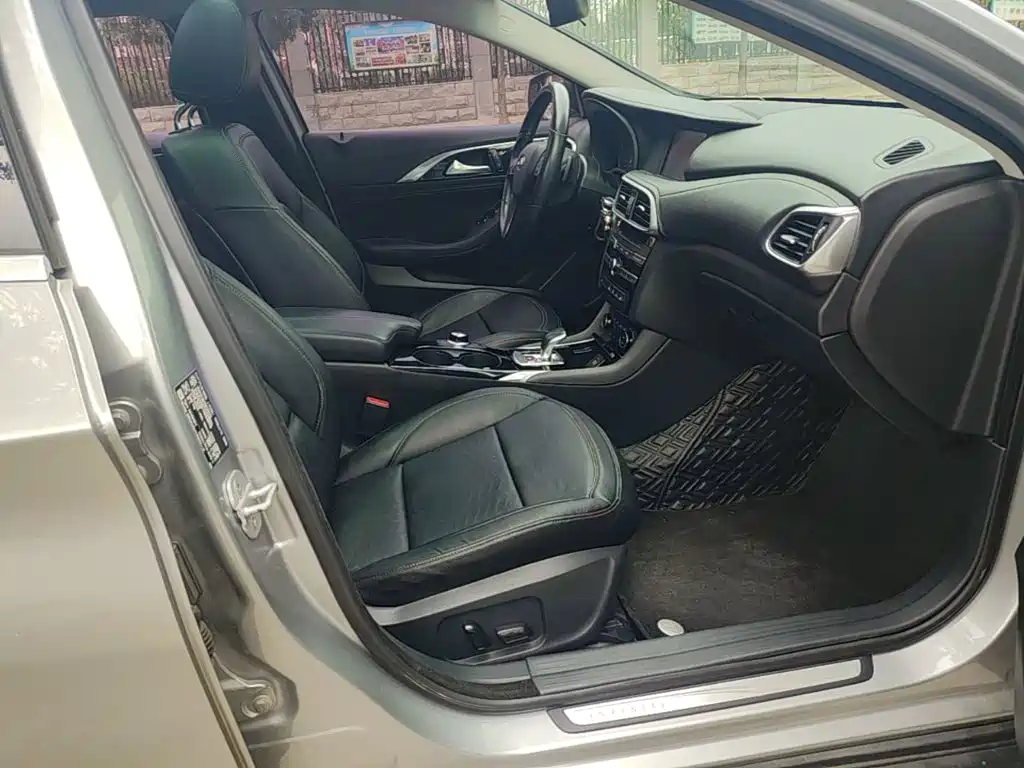 Infiniti QX30 — миниатюра 25