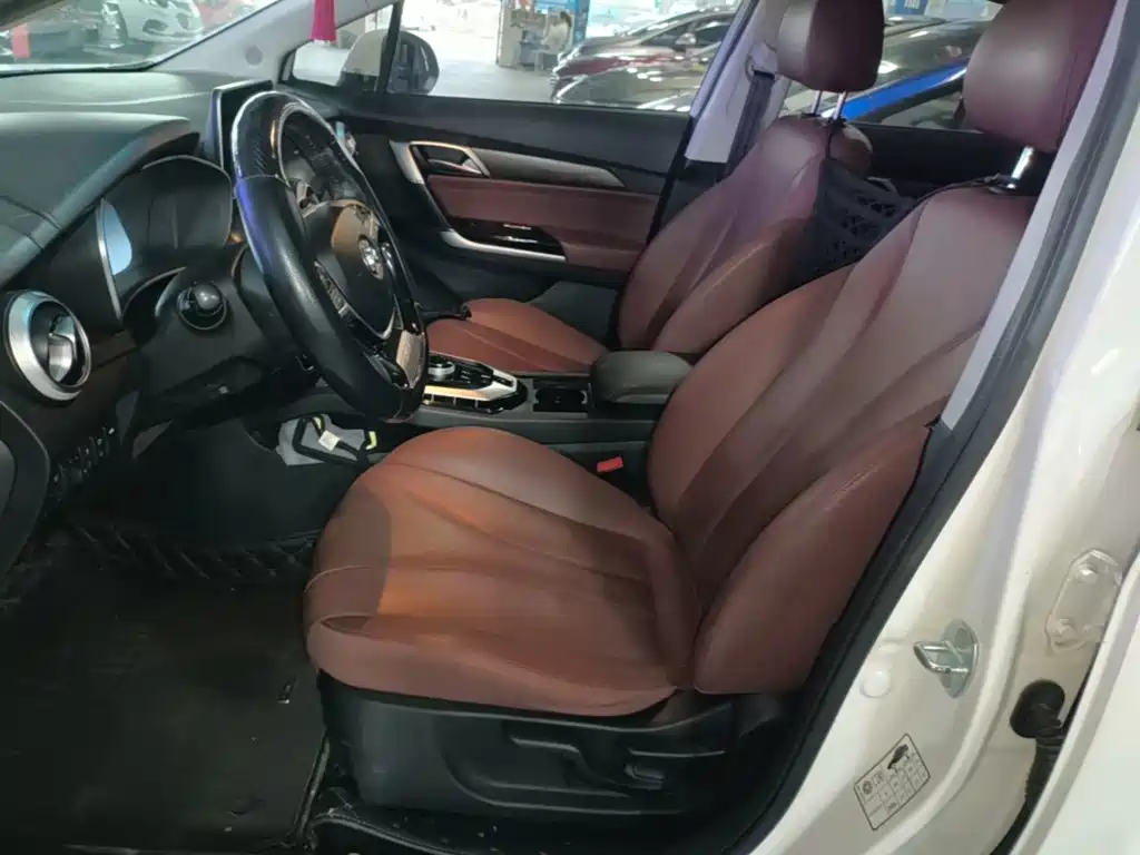 BAIC EU5 — миниатюра 14