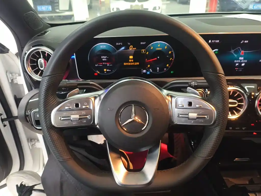 Mercedes-Benz A-Class — миниатюра 11