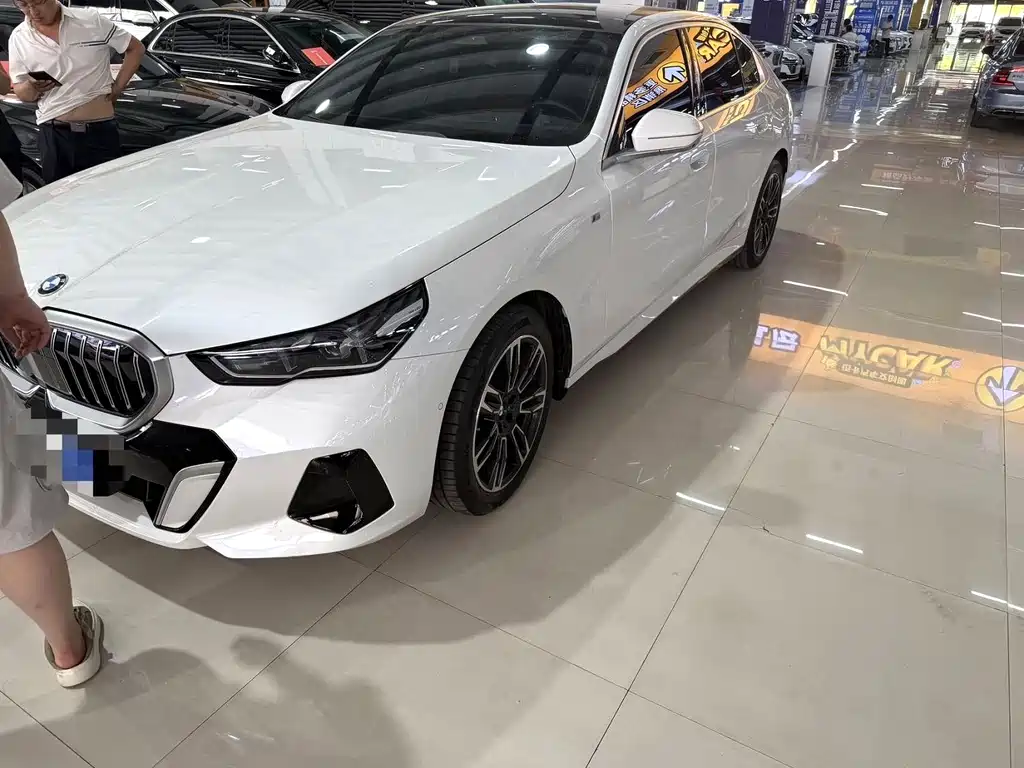 BMW 5 Series 2024