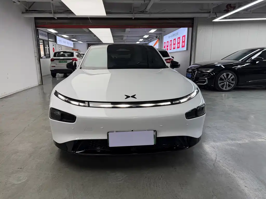 XPeng P7 — миниатюра 2