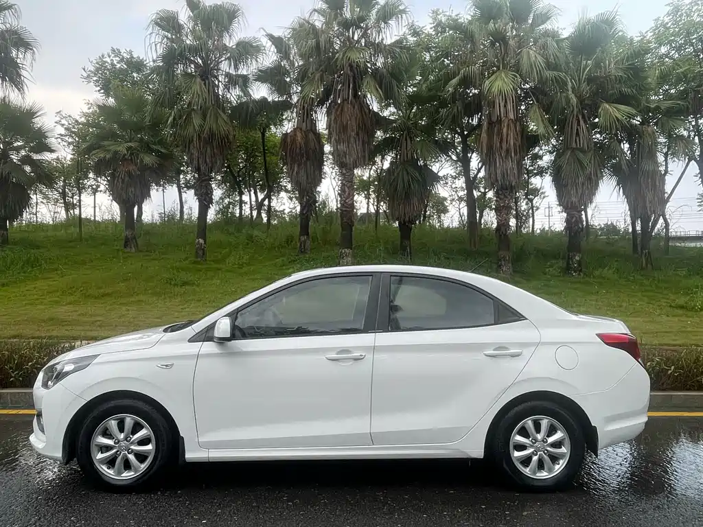 Hyundai Verna - фото 5