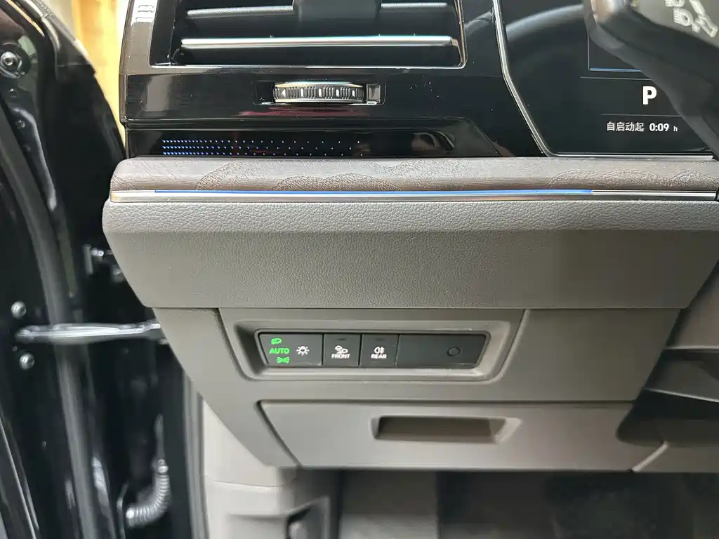 Volkswagen Touareg — миниатюра 20