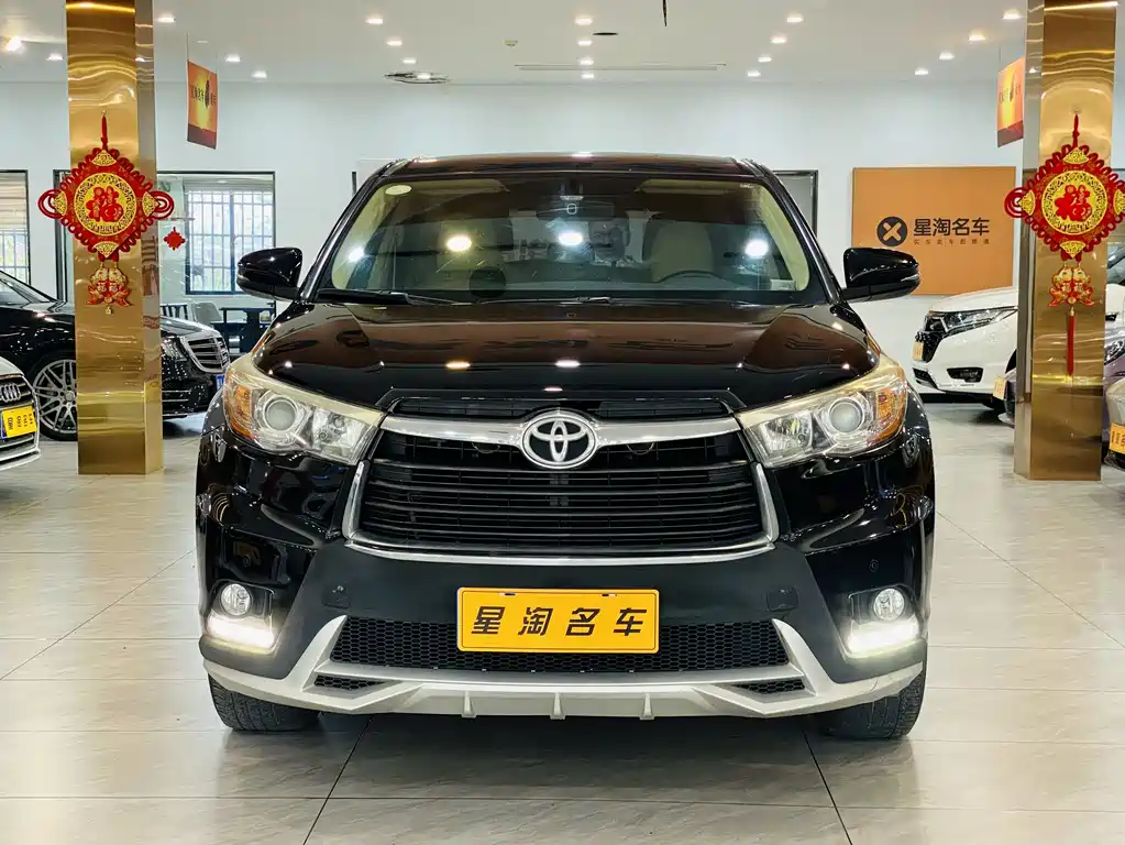 TOYOTA HIGHLANDER