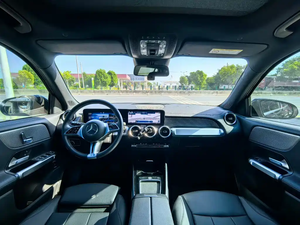 Mercedes-Benz GLB — миниатюра 9