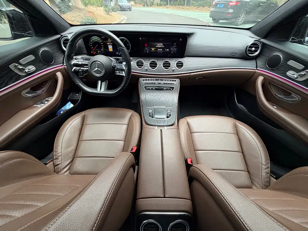 Mercedes-Benz E-Class — миниатюра 9