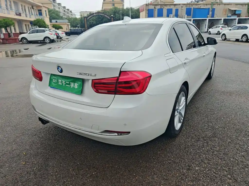 BMW 3 Series — миниатюра 7