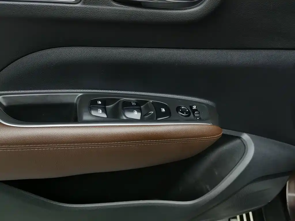 Renault Koleos — миниатюра 9
