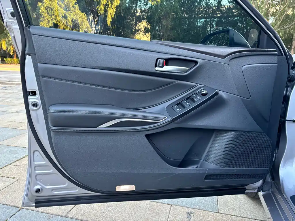 Toyota Avalon — миниатюра 12
