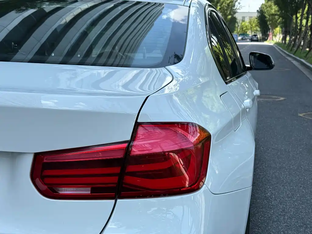 BMW 3 Series — миниатюра 17