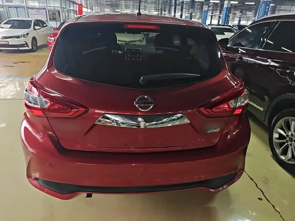 Nissan Tiida — миниатюра 6