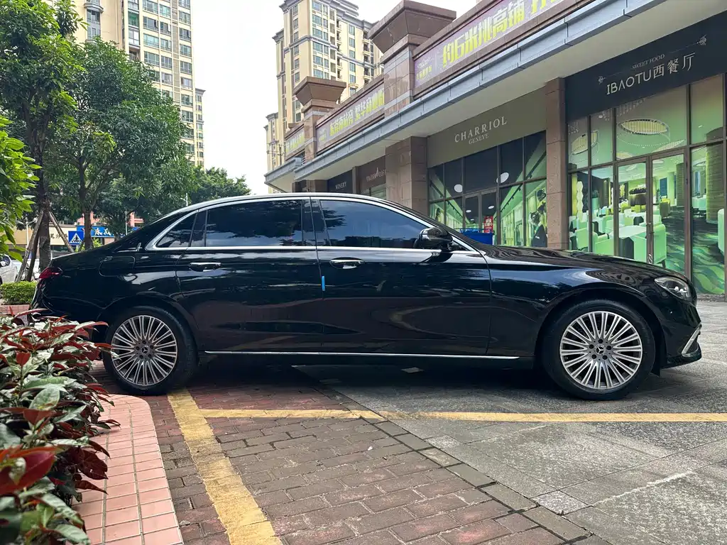 Mercedes-Benz E-Class — миниатюра 8
