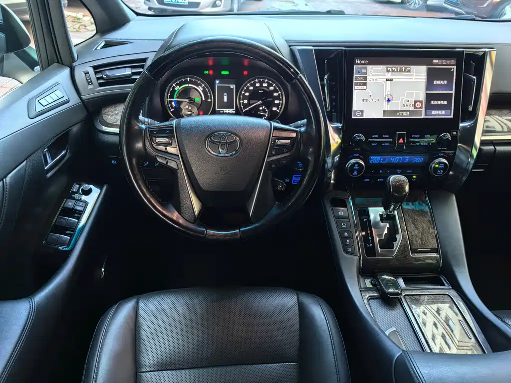 Toyota Vellfire — миниатюра 9