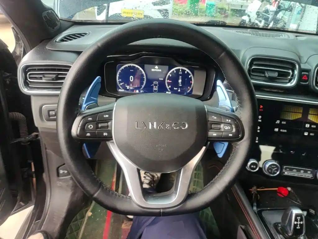Lynk & Co 03 — миниатюра 11