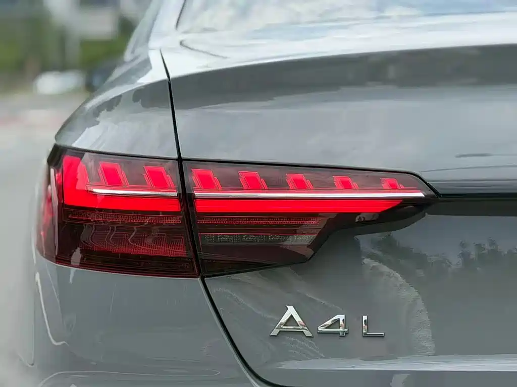Audi A4L 2024 40 TFSI Luxury