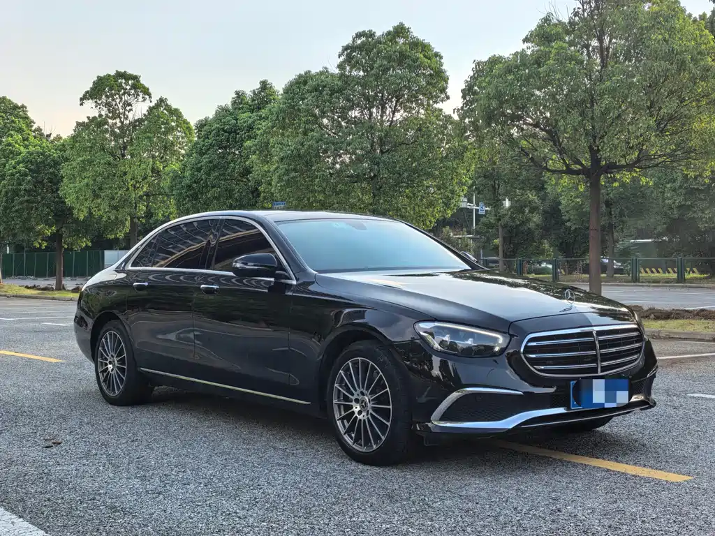 Mercedes-Benz E-Class — миниатюра 3