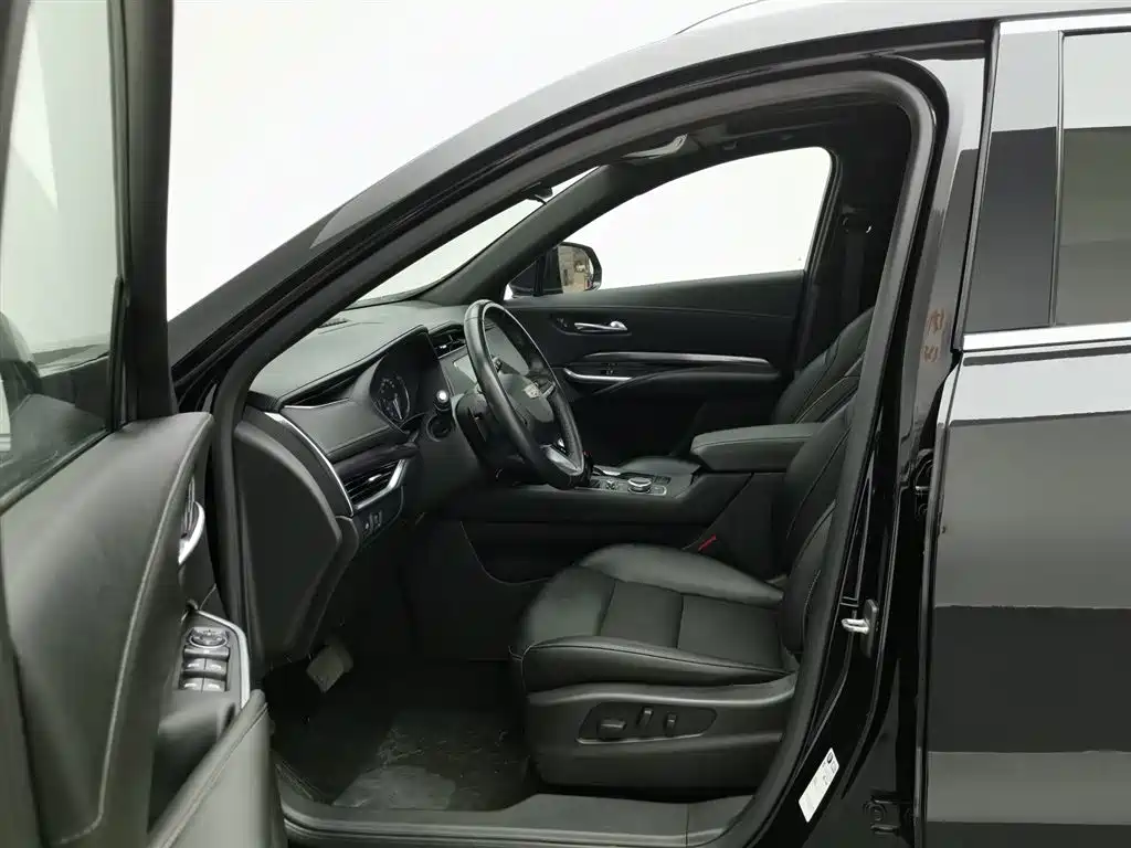 Cadillac XT4 2020 28T