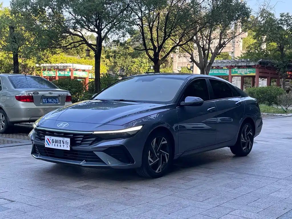 Hyundai Elantra — миниатюра 4