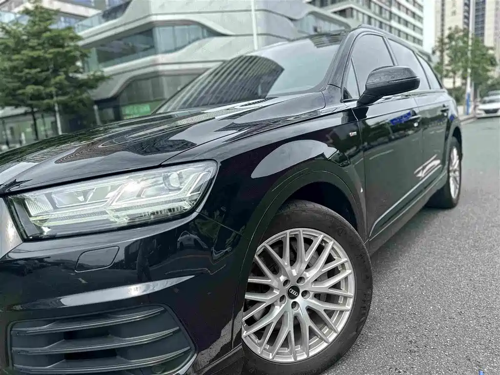 Audi Q7 — миниатюра 12