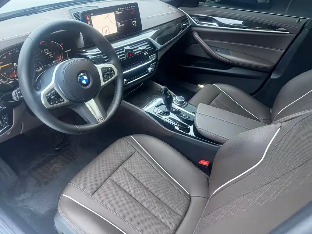 BMW 5 Series — миниатюра 8