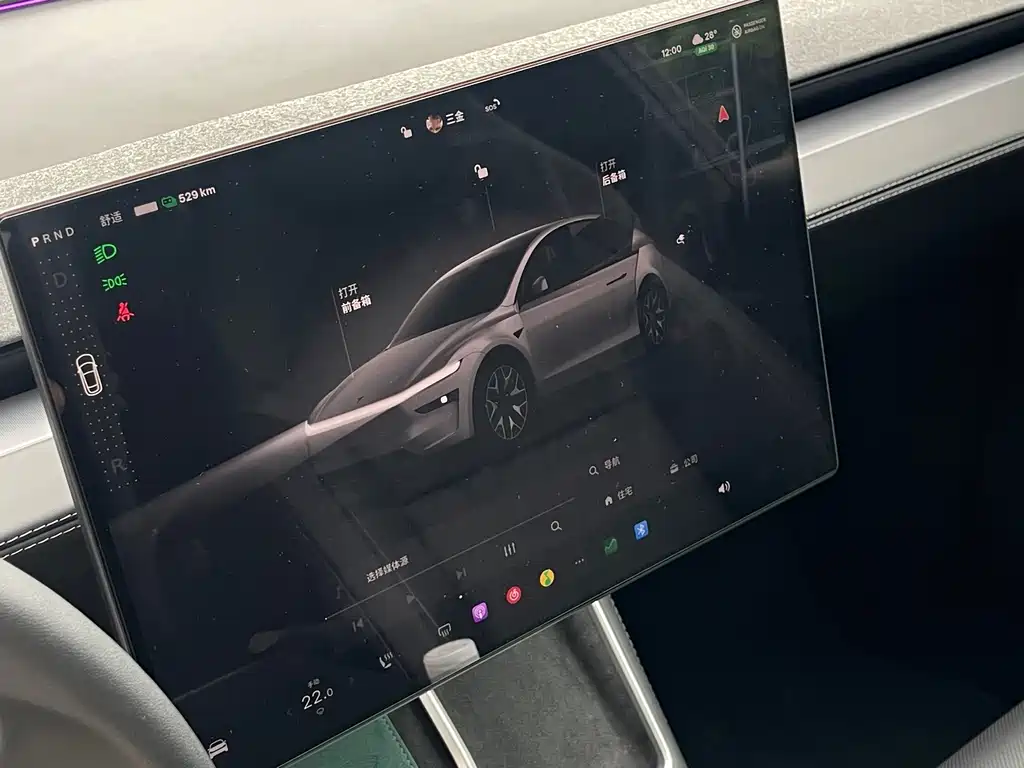 Tesla Model Y L — миниатюра 22