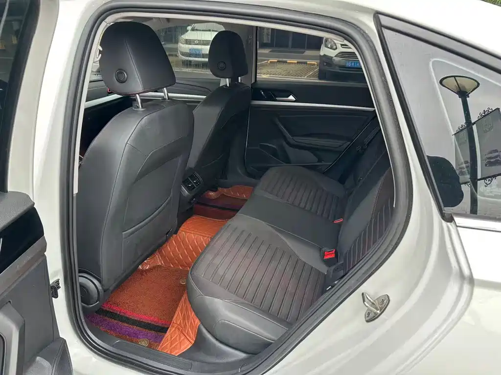 Volkswagen Lavida — миниатюра 4