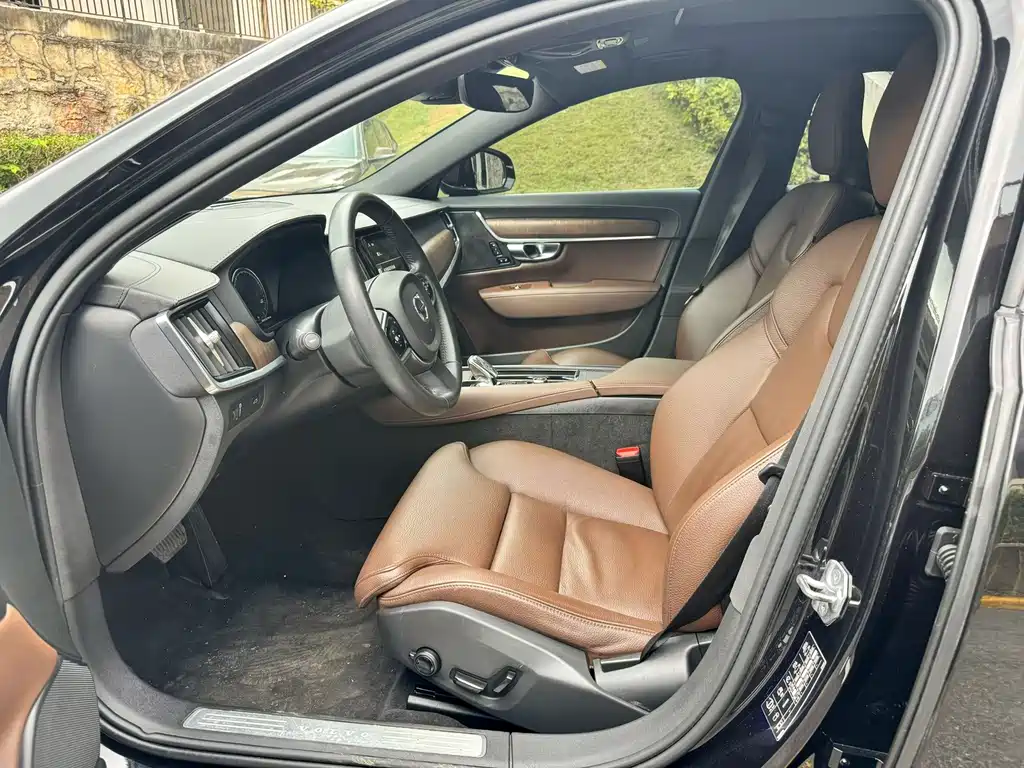 Volvo S90 — миниатюра 4