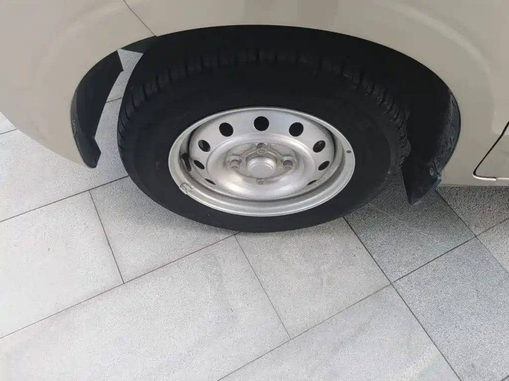 Wuling Hongguang V — миниатюра 23