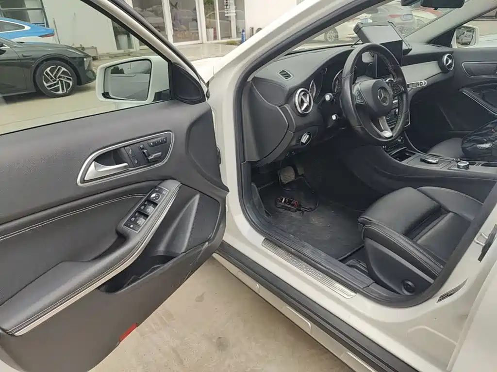Mercedes-Benz GLA — миниатюра 16