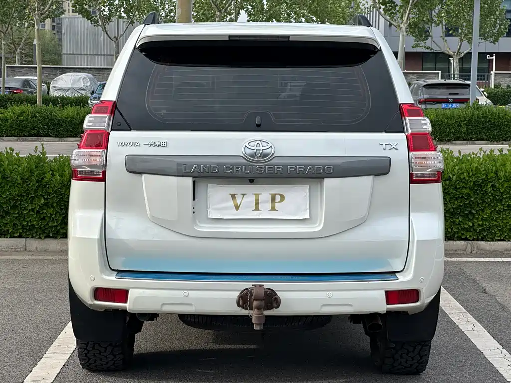 Toyota Land Cruiser Prado 2016 2.7L AT Standard