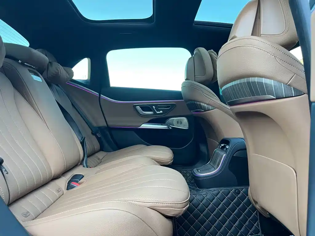 Mercedes-Benz E-Class — миниатюра 6
