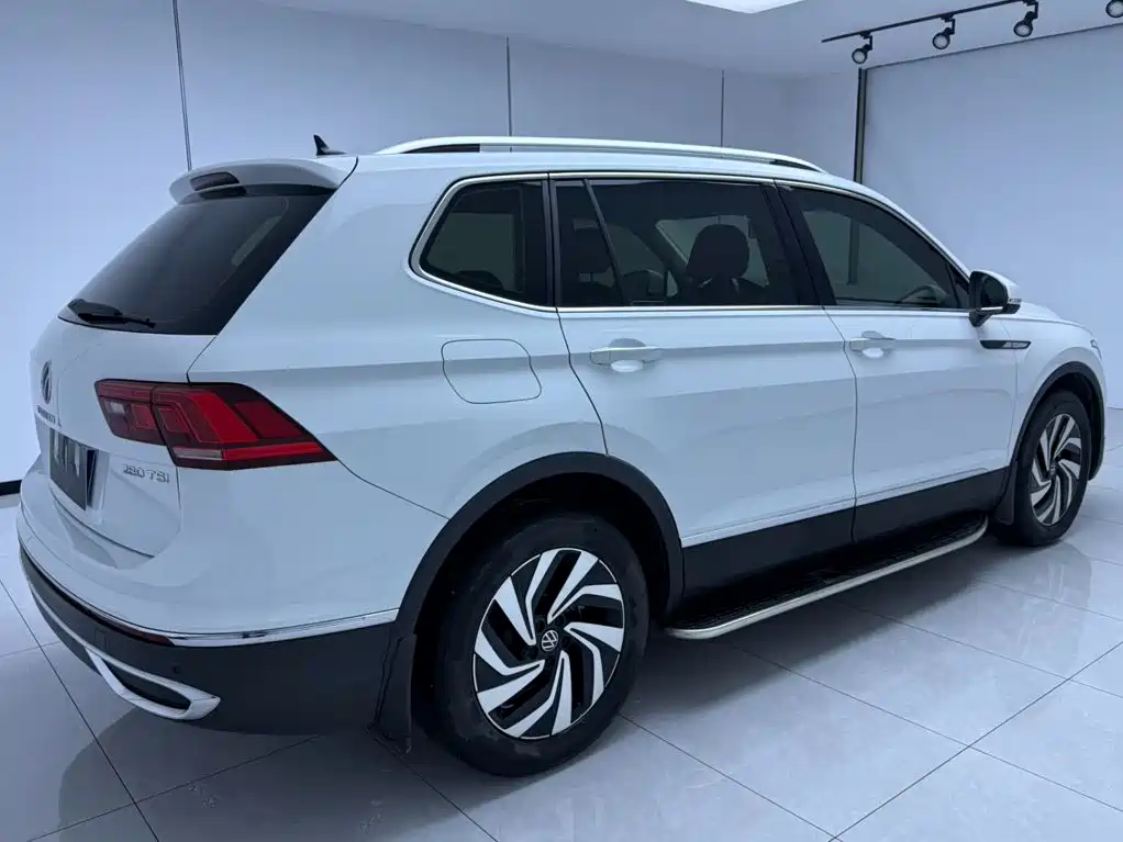 Volkswagen Tiguan L 2023 — фото 4