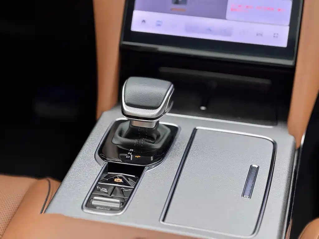 Hongqi Hongqi HS7 PHEV — миниатюра 19
