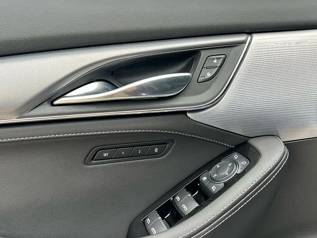 Cadillac CT5 — миниатюра 12