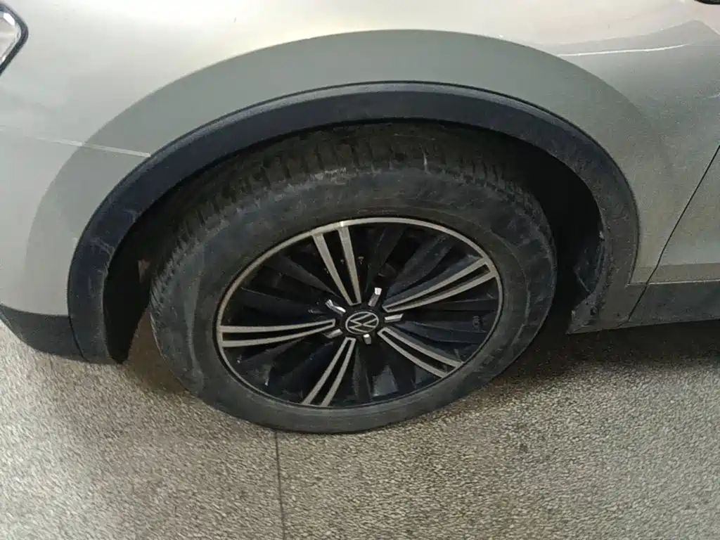Volkswagen Tiguan L — миниатюра 25