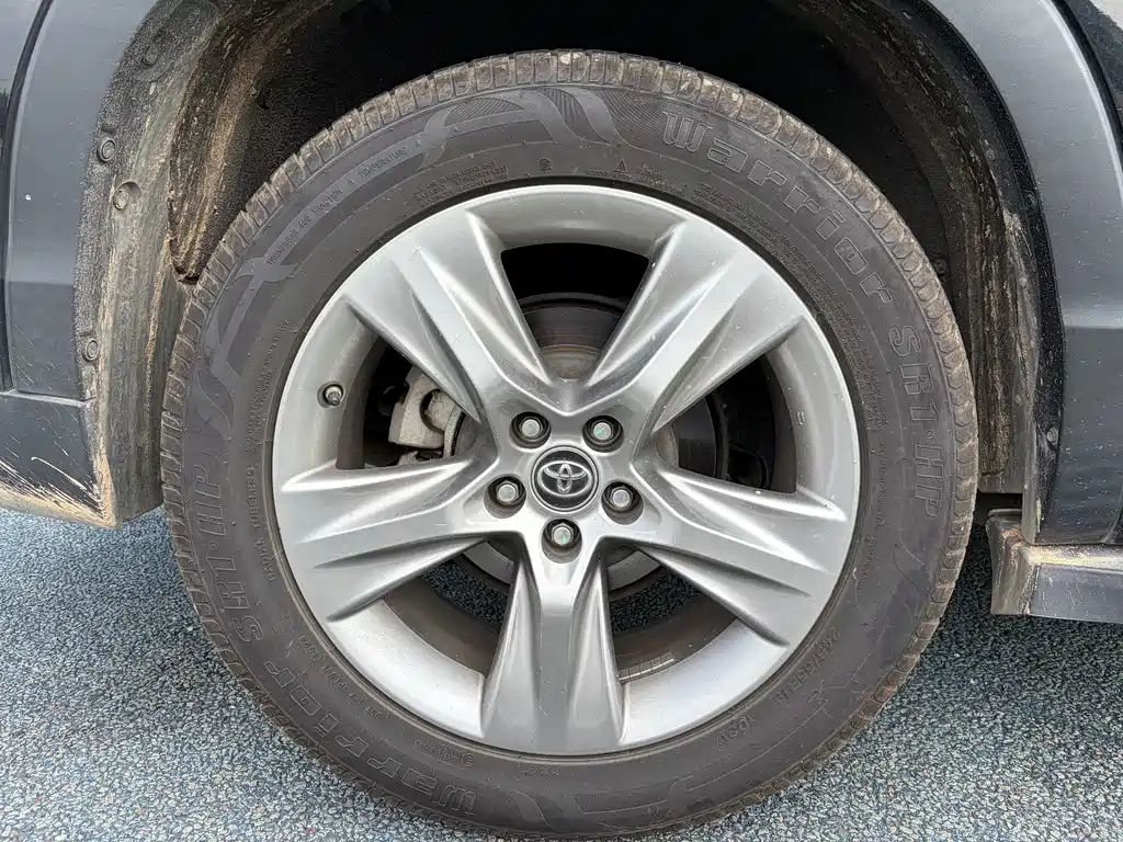 Toyota Highlander — миниатюра 9