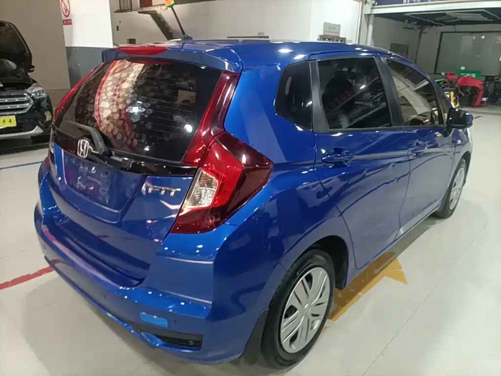 Honda Fit — миниатюра 7