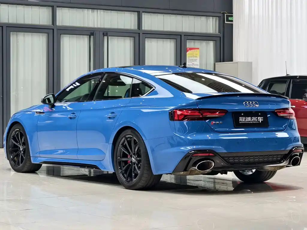 AUDI RS 5